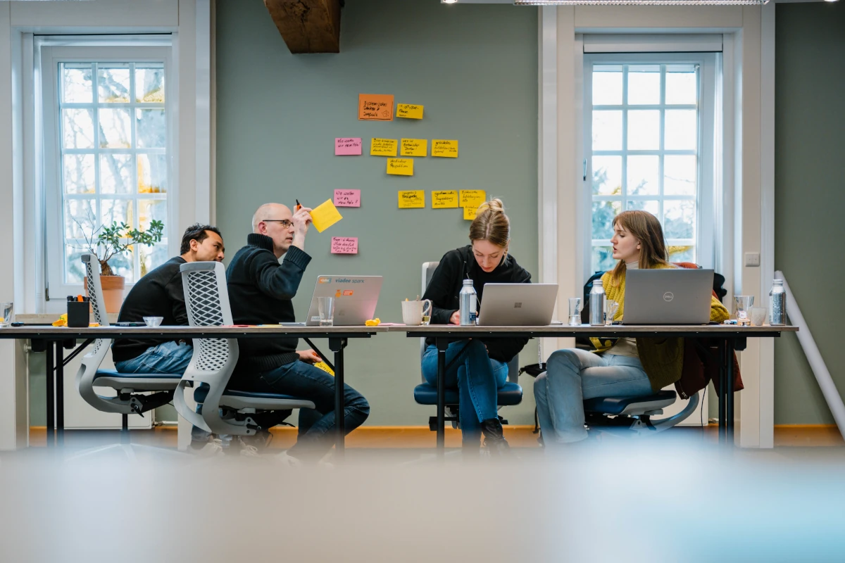 Eine Diskussion beim viadee spark Round Table Organisation und Führung