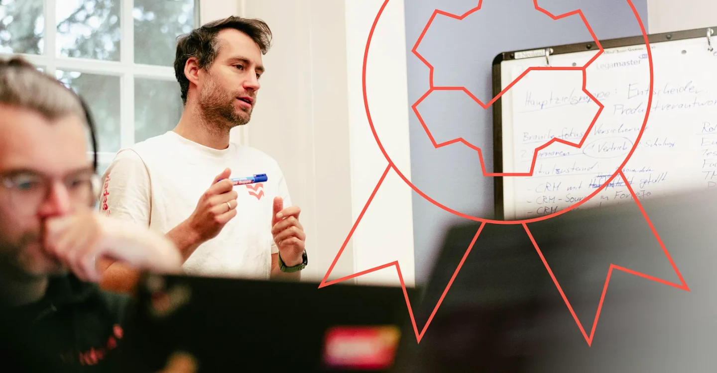 Zwei viadee IT-Berater testen die Qualität der Software