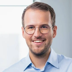 Ein Portrait des viadee Beraters Tobias Goerke.