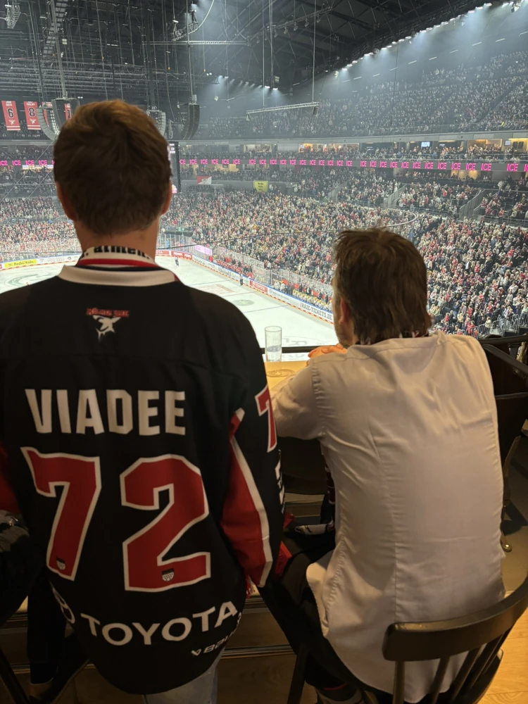 Haie viadee Blick in die Lanxess Arena